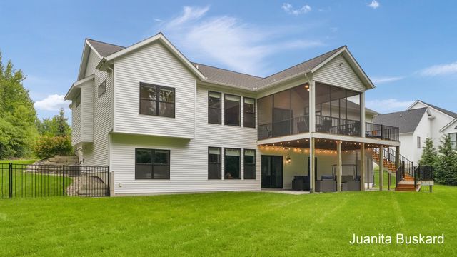 5392 Eaglepass Drive, Blendon Twp, MI 49426