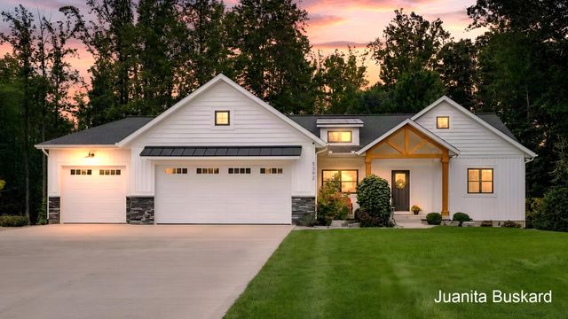 5392 Eaglepass Drive, Blendon Twp, MI 49426