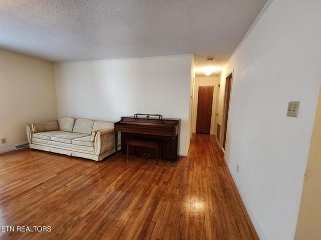 1506 Ridgeway Circle, Athens, TN 37303