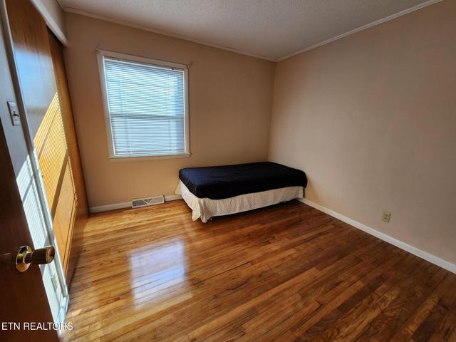 1506 Ridgeway Circle, Athens, TN 37303