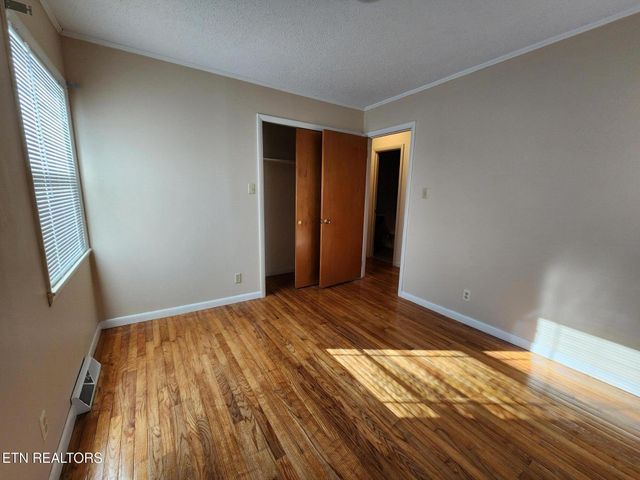 1506 Ridgeway Circle, Athens, TN 37303