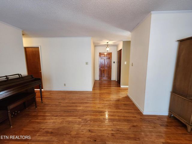 1506 Ridgeway Circle, Athens, TN 37303