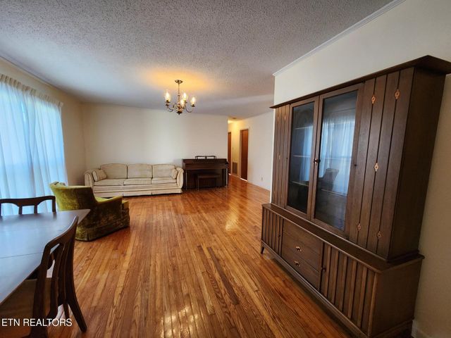 1506 Ridgeway Circle, Athens, TN 37303