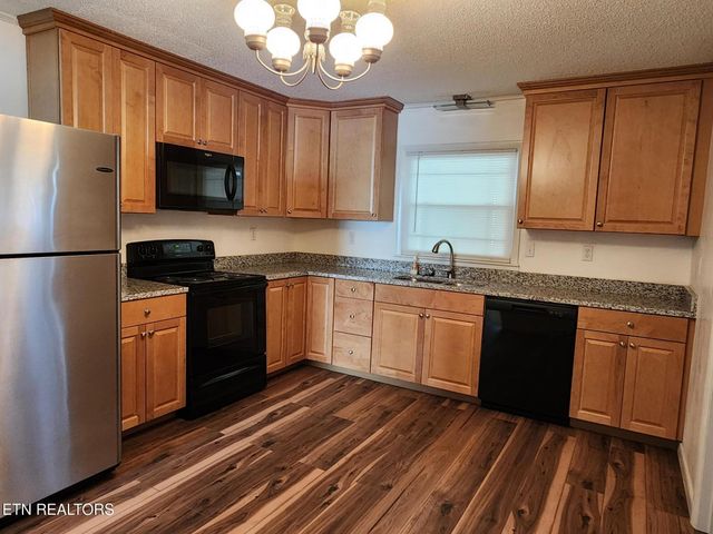 1506 Ridgeway Circle, Athens, TN 37303