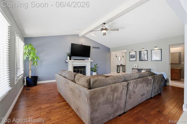 46519 Donahue Avenue, Macomb Township, MI 48044