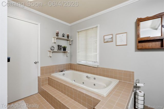 46519 Donahue Avenue, Macomb Township, MI 48044