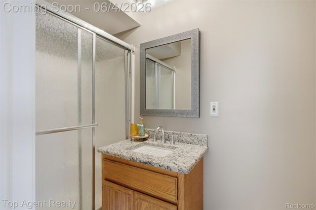 46519 Donahue Avenue, Macomb Township, MI 48044