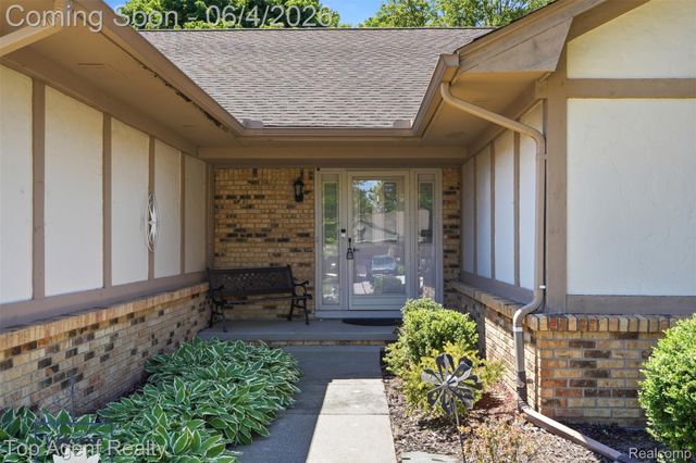 46519 Donahue Avenue, Macomb Township, MI 48044