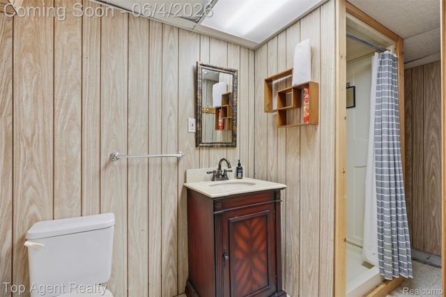 46519 Donahue Avenue, Macomb Township, MI 48044