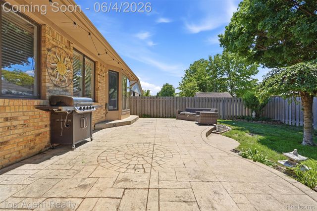 46519 Donahue Avenue, Macomb Township, MI 48044
