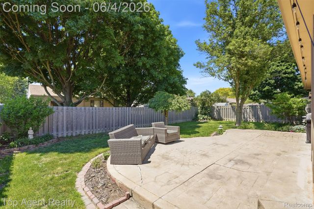 46519 Donahue Avenue, Macomb Township, MI 48044