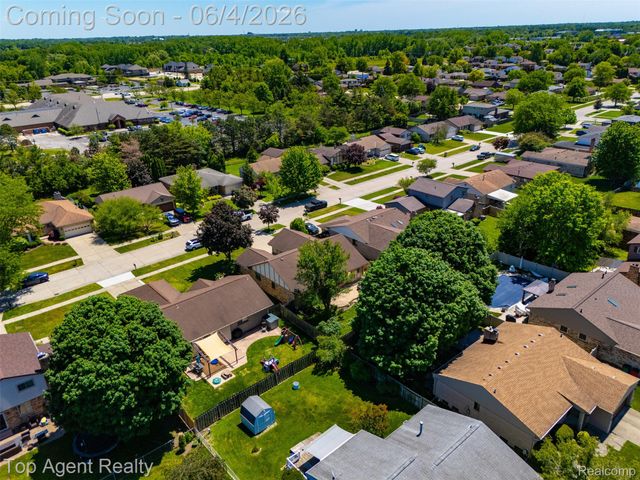 46519 Donahue Avenue, Macomb Township, MI 48044