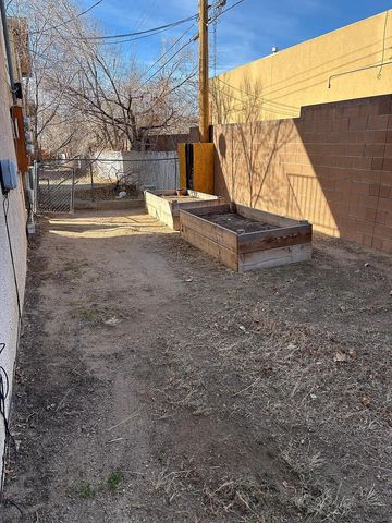 10901 Towner Avenue NE, Albuquerque, NM 87112