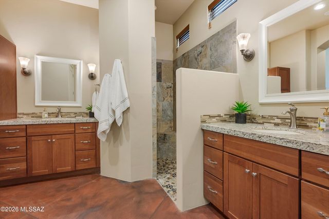 4827 W New Shadow Way, Marana, AZ 85658