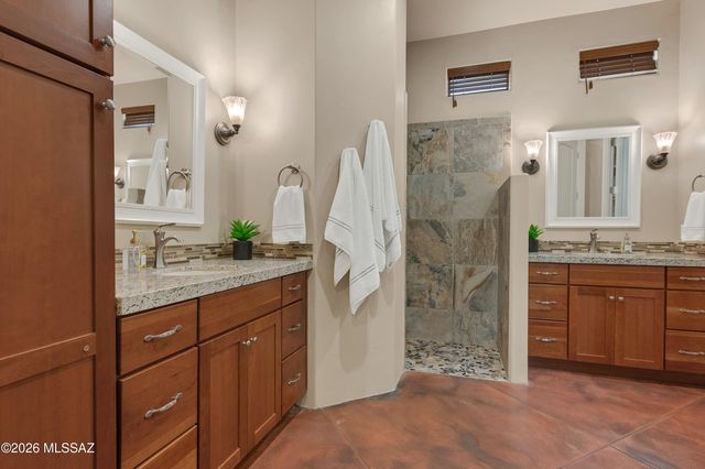 4827 W New Shadow Way, Marana, AZ 85658