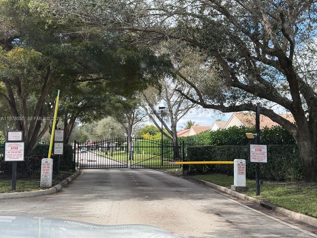 10285 Allegro Dr, Boca Raton, FL 33428