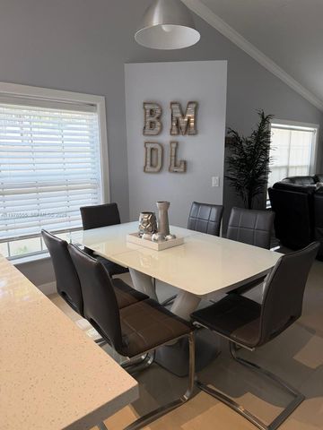 10285 Allegro Dr, Boca Raton, FL 33428