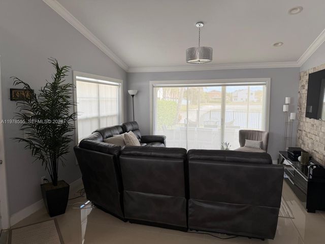 10285 Allegro Dr, Boca Raton, FL 33428