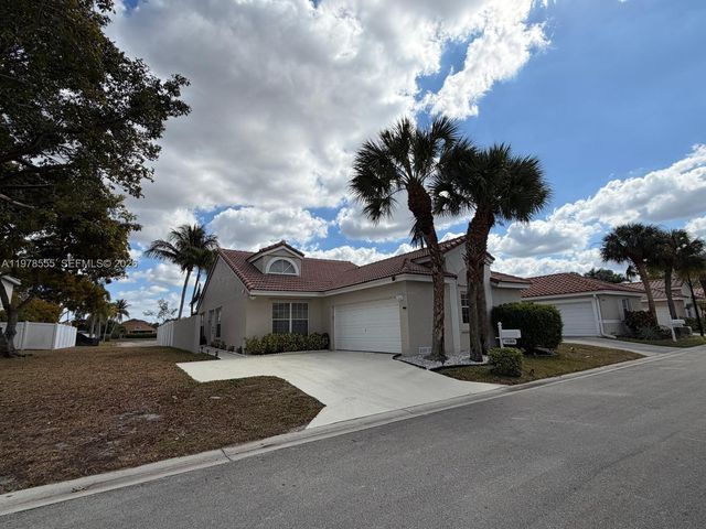 10285 Allegro Dr, Boca Raton, FL 33428