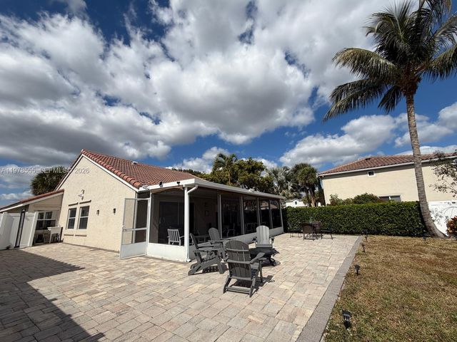 10285 Allegro Dr, Boca Raton, FL 33428