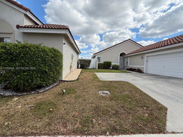 10285 Allegro Dr, Boca Raton, FL 33428