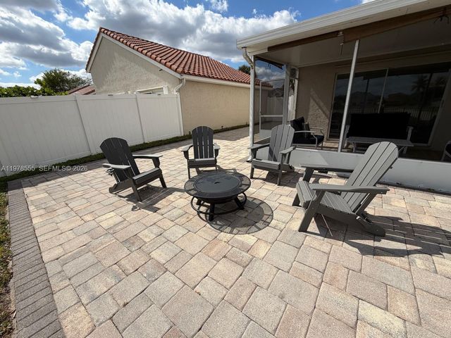 10285 Allegro Dr, Boca Raton, FL 33428