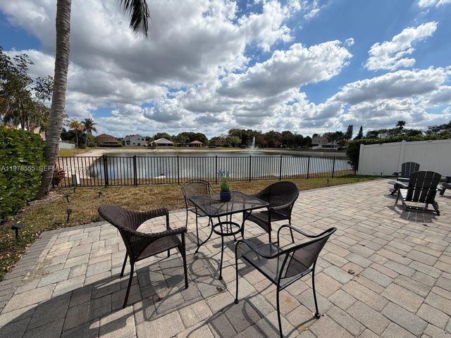 10285 Allegro Dr, Boca Raton, FL 33428