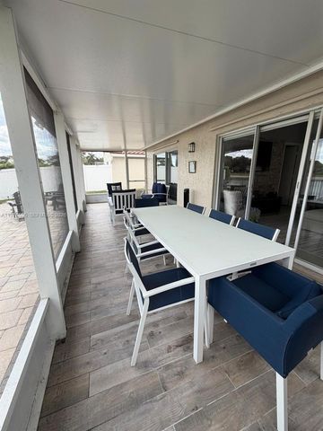 10285 Allegro Dr, Boca Raton, FL 33428