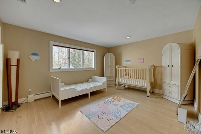 718 High Woods Dr, Franklin Lakes Boro, NJ 07417