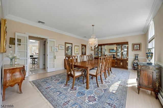 718 High Woods Dr, Franklin Lakes Boro, NJ 07417