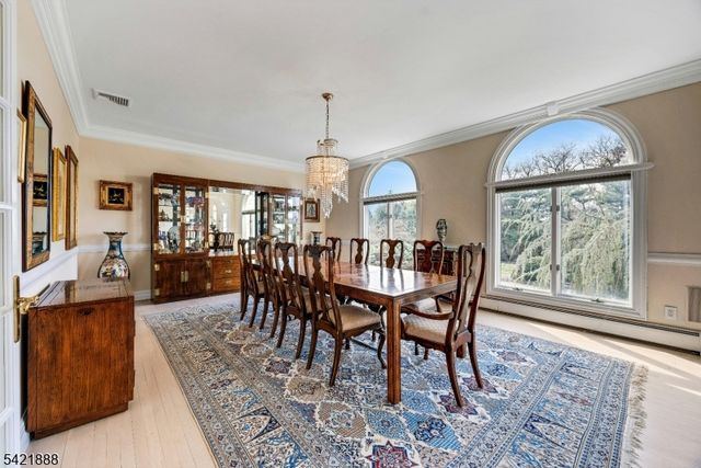 718 High Woods Dr, Franklin Lakes Boro, NJ 07417