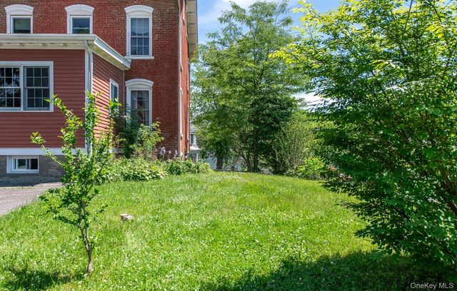 33 Cliff Street, Beacon, NY 12508