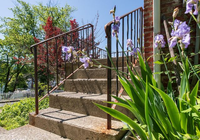 33 Cliff Street, Beacon, NY 12508