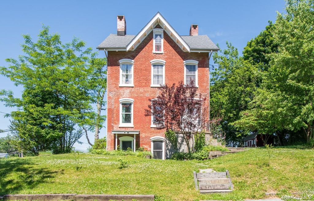 33 Cliff Street, Beacon, NY 12508
