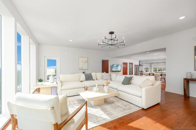 7901 Avenida Kirjah, La Jolla, CA 92037