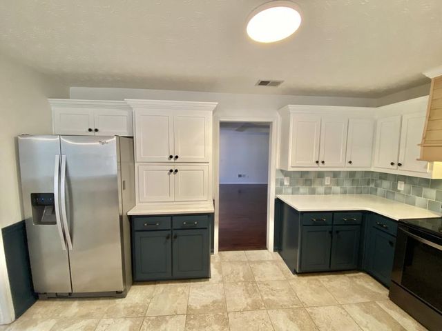 2935 Meadow Gate Way, Loganville, GA 30052