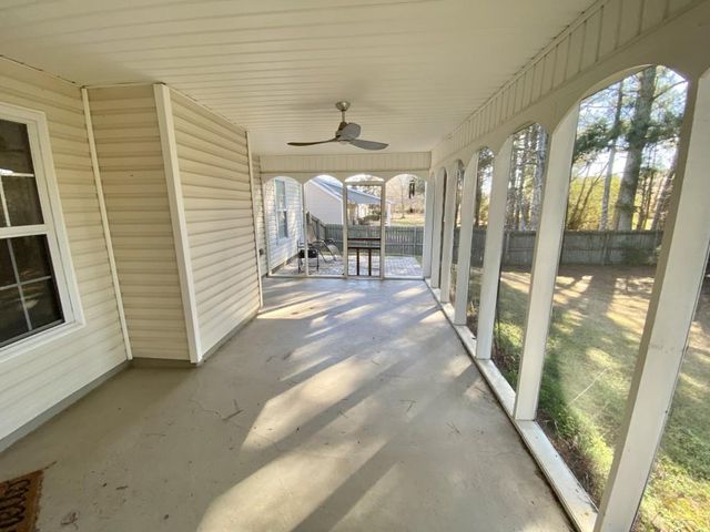 2935 Meadow Gate Way, Loganville, GA 30052