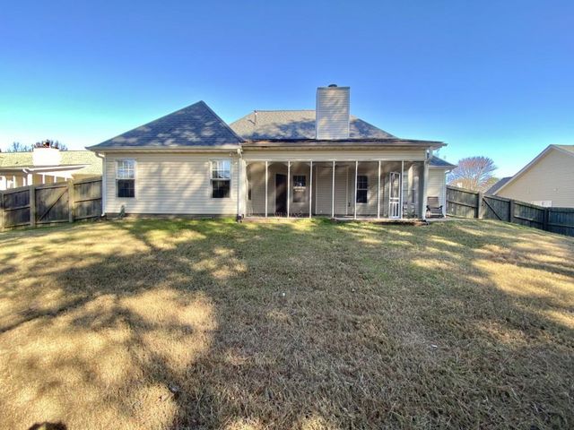 2935 Meadow Gate Way, Loganville, GA 30052