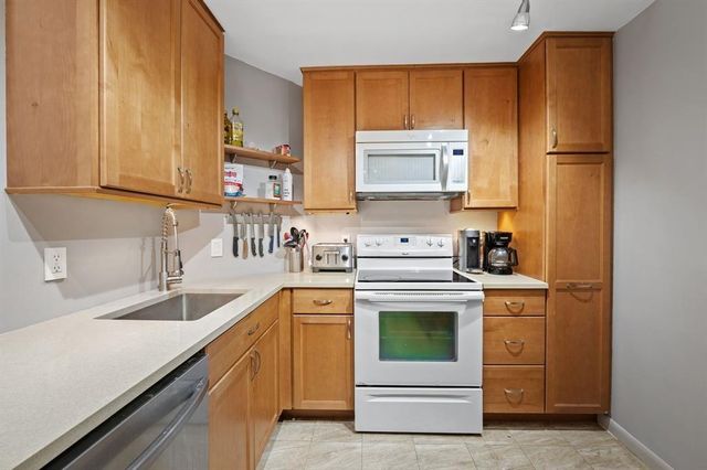 340 SUNSET Drive 401, Fort Lauderdale, FL 33301