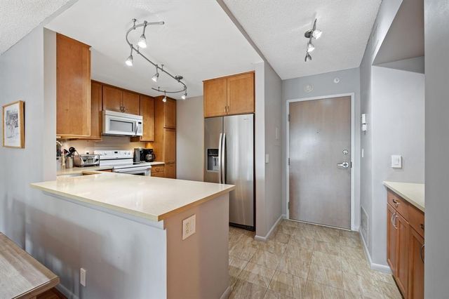 340 SUNSET Drive 401, Fort Lauderdale, FL 33301