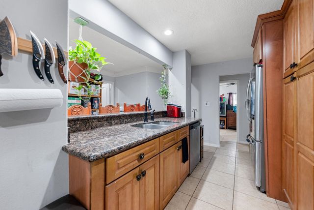 207 Chandler Drive, Baytown, TX 77521