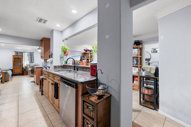 207 Chandler Drive, Baytown, TX 77521