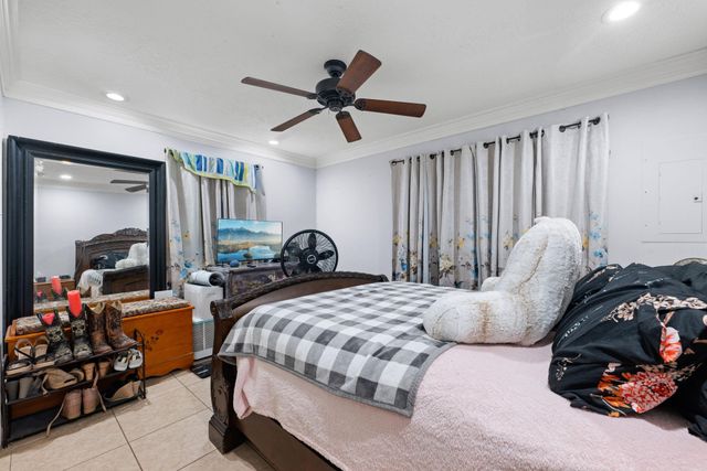 207 Chandler Drive, Baytown, TX 77521