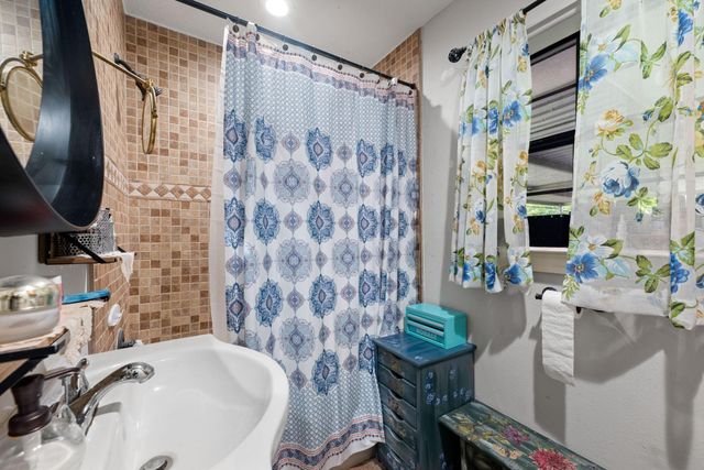 207 Chandler Drive, Baytown, TX 77521