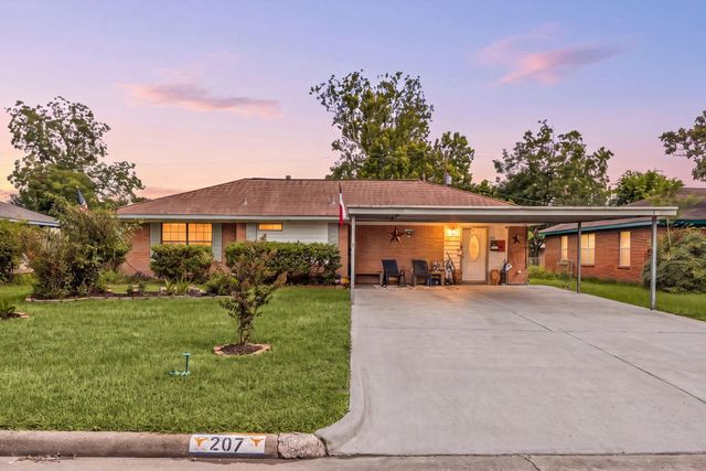 207 Chandler Drive, Baytown, TX 77521