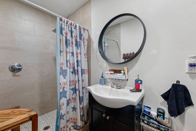 207 Chandler Drive, Baytown, TX 77521