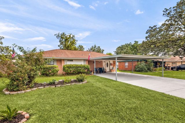 207 Chandler Drive, Baytown, TX 77521