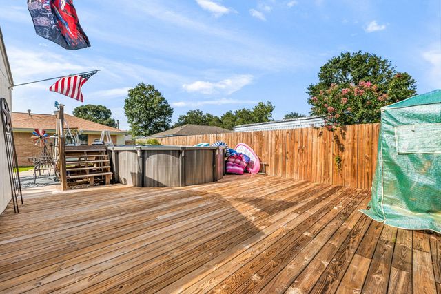 207 Chandler Drive, Baytown, TX 77521