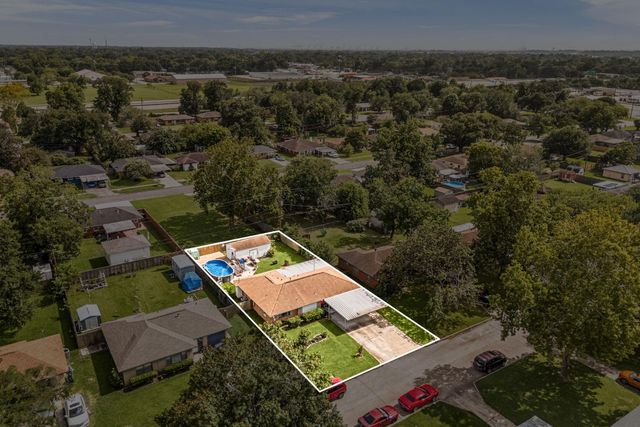 207 Chandler Drive, Baytown, TX 77521