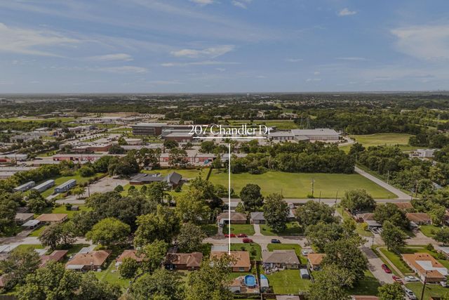 207 Chandler Drive, Baytown, TX 77521